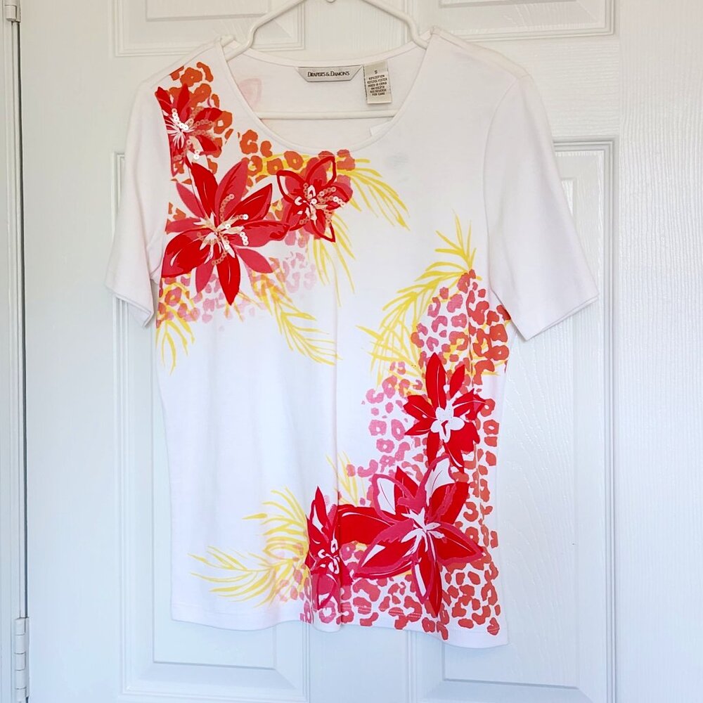 DRAPERS & DAMONS, DESIGNER TOP WITH SEQUINS